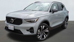 2025 Volvo XC40 B5 Ultra Dark Theme