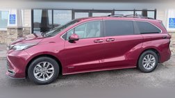 2021 Toyota Sienna XLE 8-Passenger