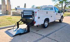 2017 Ford Super Duty F-250 W/Power Lift Gate