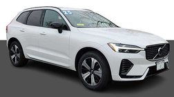 2025 Volvo XC60 T8 Core Dark Theme