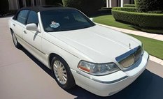 2003 Lincoln Town Car Signature