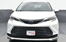 2022 Toyota Sienna LE 8-Passenger
