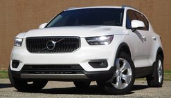 2022 Volvo XC40 T5 Momentum