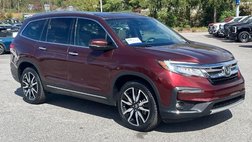 2021 Honda Pilot Touring w/Rear Captain's Chairs