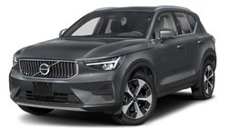 2025 Volvo XC40 B5 Plus Bright Theme