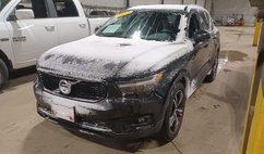 2022 Volvo XC40 T5 R-Design