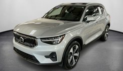 2023 Volvo XC40 B5 Plus Bright Theme