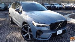 2023 Volvo XC60 B5 Ultimate Dark Theme