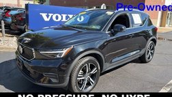 2025 Volvo XC40 B5 Core Bright Theme