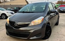 2013 Toyota Yaris LE