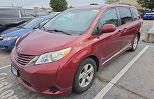 2017 Toyota Sienna LE