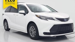 2025 Toyota Sienna LE 8-Passenger