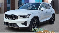 2025 Volvo XC40 B5 Core Bright Theme