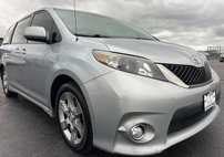 2013 Toyota Sienna SE 8-Passenger