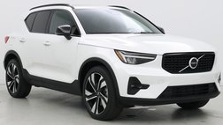 2023 Volvo XC40 B5 Plus Dark Theme