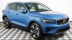 2023 Volvo XC40 B5 Ultimate Bright Theme