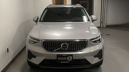 2025 Volvo XC40 B5 Core Bright Theme
