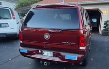 2003 Cadillac Escalade Base