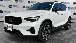 2023 Volvo XC40 B5 Ultimate Dark Theme