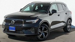 2025 Volvo XC40 B5 Core Bright Theme