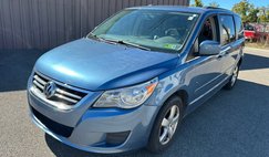 2011 Volkswagen Routan SE