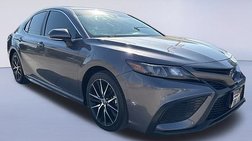2022 Toyota Camry Hybrid SE Nightshade