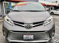 2018 Toyota Sienna XLE