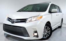 2020 Toyota Sienna XLE 7-Passenger FWD with Auto-Access Seat