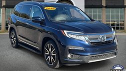 2020 Honda Pilot Touring w/Rear Captain's Chairs
