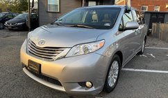 2017 Toyota Sienna XLE Premium 8-Passenger