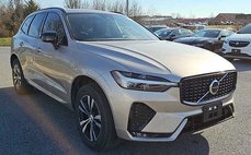 2025 Volvo XC60 B5 Core Dark Theme