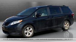 2016 Toyota Sienna LE 7-Passenger Auto Access Seat