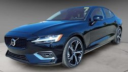 2024 Volvo S60 B5 Core Dark Theme
