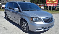2014 Chrysler Town and Country S