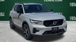 2024 Volvo XC40 B5 Core Dark Theme