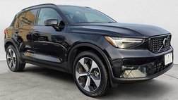 2025 Volvo XC40 B5 Plus Dark Theme