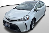 2015 Toyota Prius v Five