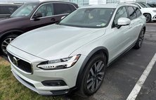 2022 Volvo V90 Cross Country B6