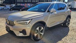 2025 Volvo XC40 B5 Core Bright Theme