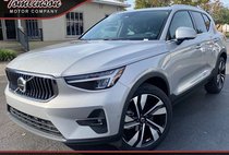 2025 Volvo XC40 B5 Plus Bright Theme
