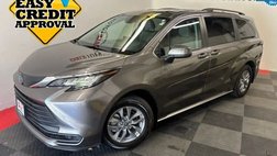 2023 Toyota Sienna LE 8-Passenger