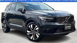 2023 Volvo XC40 B5 Plus Dark Theme