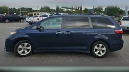2019 Toyota Sienna LE