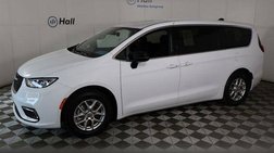 2024 Chrysler Pacifica Touring