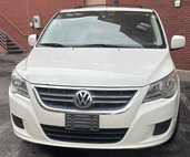 2009 Volkswagen Routan SE