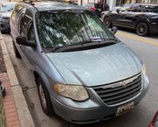 2005 Chrysler Town and Country 