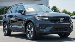 2024 Volvo XC40 B5 Plus Dark Theme