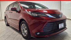 2025 Toyota Sienna XLE