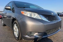 2017 Toyota Sienna LE