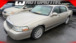 2005 Lincoln Town Car Signature Limited